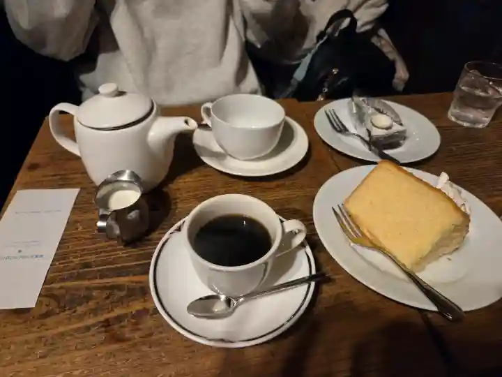 五十稲荷神社(栄寿稲荷神社)の{uncategorized: "未分類", other: "その他", undefined: "問題あり", building: "その他建物", grave: "お墓", sacred_gate: "鳥居", guardian: "狛犬", statue: "像", buddha: "仏像", history: "歴史", nature: "自然", garden: "庭園", animal: "動物", pagoda: "塔", temizu: "手水舎", mountain_gate: "山門・神門", sanctuary: "本殿・本堂", subordinate: "末社・摂社", art: "芸術", scenery: "景色", jizo: "地蔵", ema: "絵馬", goshuin: "御朱印", omikuji: "おみくじ", items: "授与品その他", amulet: "お守り", goshuincho: "御朱印帳", eats: "食事", festival: "お祭り", votive_dance: "神楽", shichigosan: "七五三参", wedding: "結婚式", experience: "体験その他", initially: "初詣", around: "周辺", anti_infection: "感染症対策"}