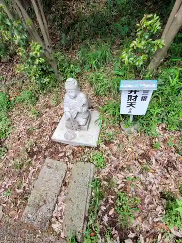 磐裂根裂神社の像