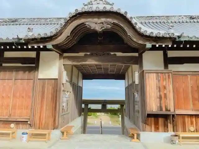 石屋神社の山門・神門