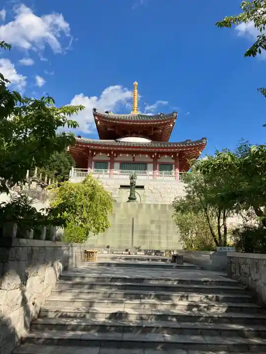 八事山 興正寺の塔