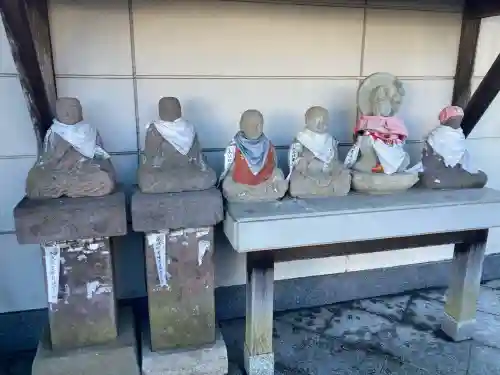 成田山　薬師堂（旧本堂）の{uncategorized: "未分類", other: "その他", undefined: "問題あり", building: "その他建物", grave: "お墓", sacred_gate: "鳥居", guardian: "狛犬", statue: "像", buddha: "仏像", history: "歴史", nature: "自然", garden: "庭園", animal: "動物", pagoda: "塔", temizu: "手水舎", mountain_gate: "山門・神門", sanctuary: "本殿・本堂", subordinate: "末社・摂社", art: "芸術", scenery: "景色", jizo: "地蔵", ema: "絵馬", goshuin: "御朱印", omikuji: "おみくじ", items: "授与品その他", amulet: "お守り", goshuincho: "御朱印帳", eats: "食事", festival: "お祭り", votive_dance: "神楽", shichigosan: "七五三参", wedding: "結婚式", experience: "体験その他", initially: "初詣", around: "周辺", anti_infection: "感染症対策"}