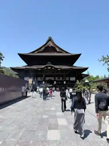 善光寺の{uncategorized: "未分類", other: "その他", undefined: "問題あり", building: "その他建物", grave: "お墓", sacred_gate: "鳥居", guardian: "狛犬", statue: "像", buddha: "仏像", history: "歴史", nature: "自然", garden: "庭園", animal: "動物", pagoda: "塔", temizu: "手水舎", mountain_gate: "山門・神門", sanctuary: "本殿・本堂", subordinate: "末社・摂社", art: "芸術", scenery: "景色", jizo: "地蔵", ema: "絵馬", goshuin: "御朱印", omikuji: "おみくじ", items: "授与品その他", amulet: "お守り", goshuincho: "御朱印帳", eats: "食事", festival: "お祭り", votive_dance: "神楽", shichigosan: "七五三参", wedding: "結婚式", experience: "体験その他", initially: "初詣", around: "周辺", anti_infection: "感染症対策"}