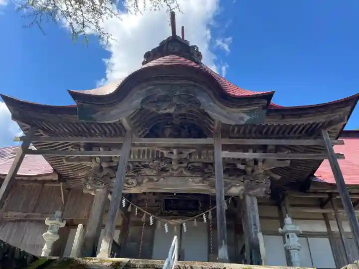 出羽月山湯殿山摂社岩根沢三神社(三山神社)の{uncategorized: "未分類", other: "その他", undefined: "問題あり", building: "その他建物", grave: "お墓", sacred_gate: "鳥居", guardian: "狛犬", statue: "像", buddha: "仏像", history: "歴史", nature: "自然", garden: "庭園", animal: "動物", pagoda: "塔", temizu: "手水舎", mountain_gate: "山門・神門", sanctuary: "本殿・本堂", subordinate: "末社・摂社", art: "芸術", scenery: "景色", jizo: "地蔵", ema: "絵馬", goshuin: "御朱印", omikuji: "おみくじ", items: "授与品その他", amulet: "お守り", goshuincho: "御朱印帳", eats: "食事", festival: "お祭り", votive_dance: "神楽", shichigosan: "七五三参", wedding: "結婚式", experience: "体験その他", initially: "初詣", around: "周辺", anti_infection: "感染症対策"}