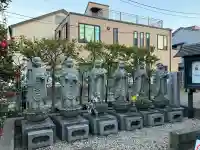 浄心寺の{uncategorized: "未分類", other: "その他", undefined: "問題あり", building: "その他建物", grave: "お墓", sacred_gate: "鳥居", guardian: "狛犬", statue: "像", buddha: "仏像", history: "歴史", nature: "自然", garden: "庭園", animal: "動物", pagoda: "塔", temizu: "手水舎", mountain_gate: "山門・神門", sanctuary: "本殿・本堂", subordinate: "末社・摂社", art: "芸術", scenery: "景色", jizo: "地蔵", ema: "絵馬", goshuin: "御朱印", omikuji: "おみくじ", items: "授与品その他", amulet: "お守り", goshuincho: "御朱印帳", eats: "食事", festival: "お祭り", votive_dance: "神楽", shichigosan: "七五三参", wedding: "結婚式", experience: "体験その他", initially: "初詣", around: "周辺", anti_infection: "感染症対策"}