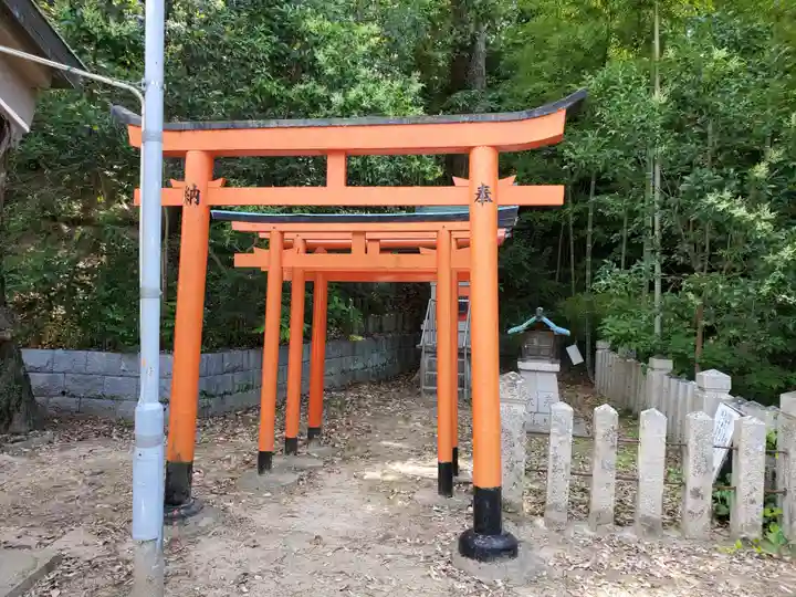 神本神社の末社・摂社