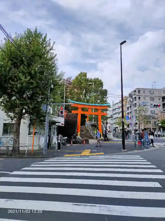 穴八幡宮の周辺