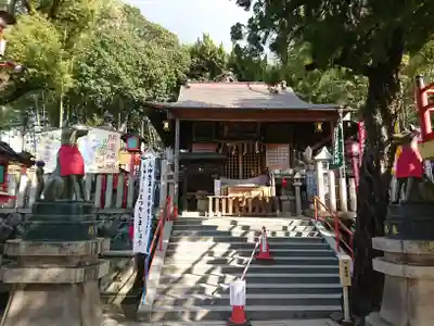 瓢箪山稲荷神社の本殿・本堂