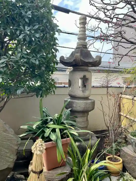 真成院の{uncategorized: "未分類", other: "その他", undefined: "問題あり", building: "その他建物", grave: "お墓", sacred_gate: "鳥居", guardian: "狛犬", statue: "像", buddha: "仏像", history: "歴史", nature: "自然", garden: "庭園", animal: "動物", pagoda: "塔", temizu: "手水舎", mountain_gate: "山門・神門", sanctuary: "本殿・本堂", subordinate: "末社・摂社", art: "芸術", scenery: "景色", jizo: "地蔵", ema: "絵馬", goshuin: "御朱印", omikuji: "おみくじ", items: "授与品その他", amulet: "お守り", goshuincho: "御朱印帳", eats: "食事", festival: "お祭り", votive_dance: "神楽", shichigosan: "七五三参", wedding: "結婚式", experience: "体験その他", initially: "初詣", around: "周辺", anti_infection: "感染症対策"}