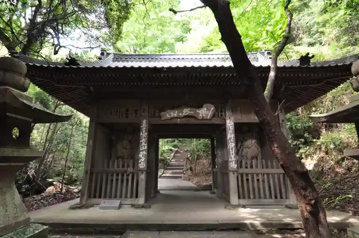 弥谷寺の山門・神門