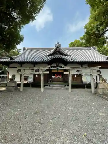 泉穴師神社の本殿