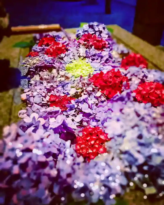 滑川神社 - 仕事と子どもの守り神の手水舎