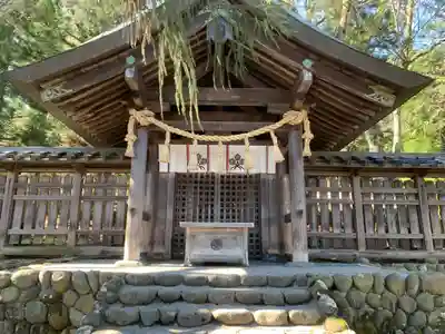 諏訪大社上社前宮の本殿・本堂