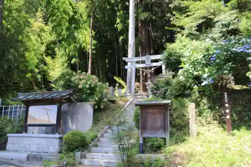 帳附神社の景色