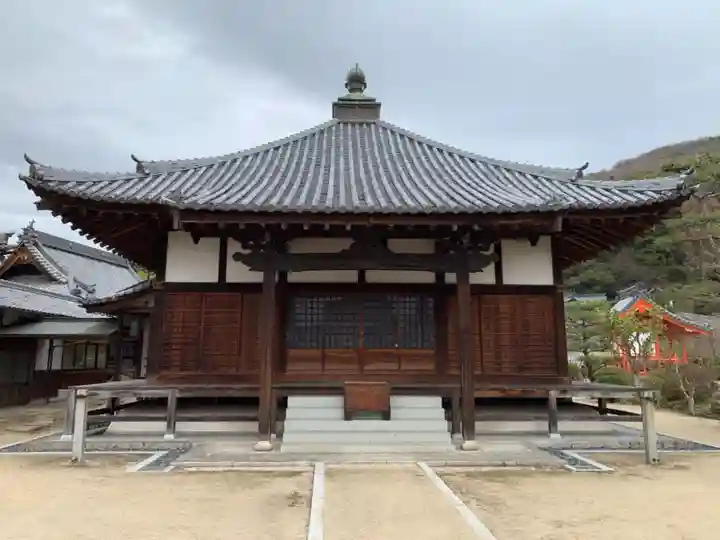 普賢院の本殿・本堂