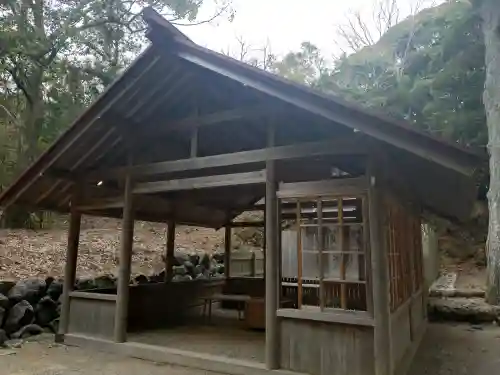 宇治神社の{uncategorized: "未分類", other: "その他", undefined: "問題あり", building: "その他建物", grave: "お墓", sacred_gate: "鳥居", guardian: "狛犬", statue: "像", buddha: "仏像", history: "歴史", nature: "自然", garden: "庭園", animal: "動物", pagoda: "塔", temizu: "手水舎", mountain_gate: "山門・神門", sanctuary: "本殿・本堂", subordinate: "末社・摂社", art: "芸術", scenery: "景色", jizo: "地蔵", ema: "絵馬", goshuin: "御朱印", omikuji: "おみくじ", items: "授与品その他", amulet: "お守り", goshuincho: "御朱印帳", eats: "食事", festival: "お祭り", votive_dance: "神楽", shichigosan: "七五三参", wedding: "結婚式", experience: "体験その他", initially: "初詣", around: "周辺", anti_infection: "感染症対策"}