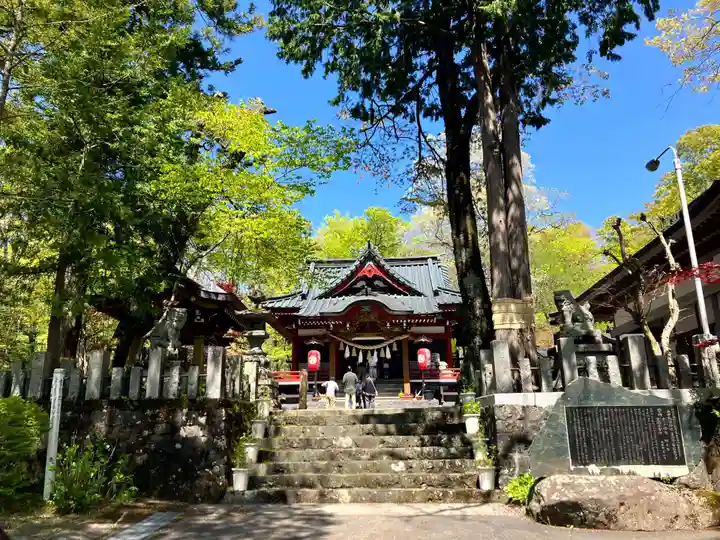 山中諏訪神社(山梨県)
