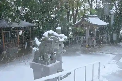 神鳥前川神社の狛犬