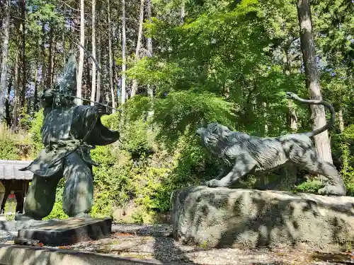 長明寺の像