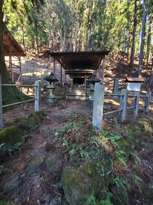 栗生神社の末社・摂社