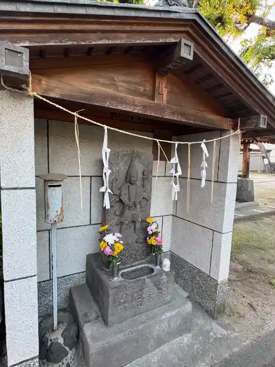 桑川神社の像