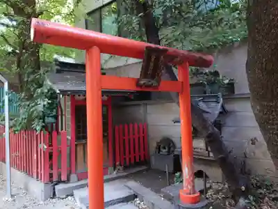 銀杏岡八幡神社の末社・摂社