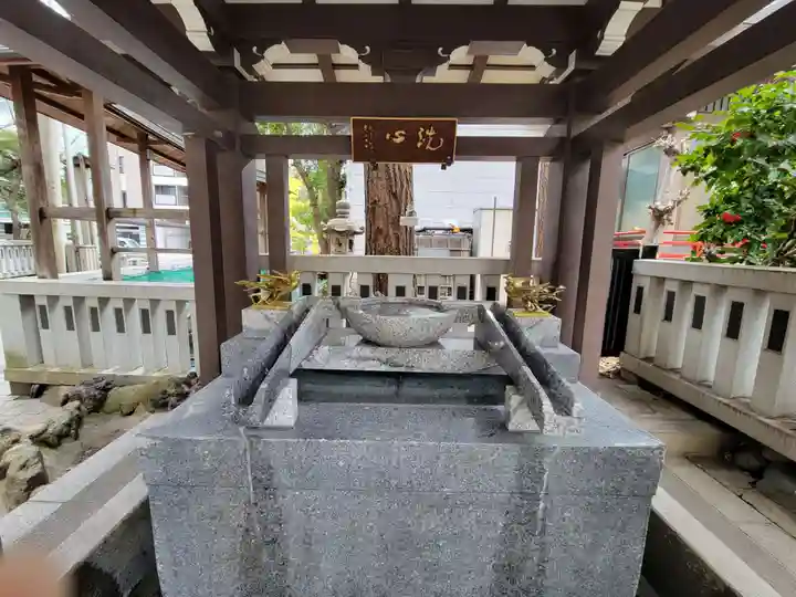 鳥越神社の手水舎