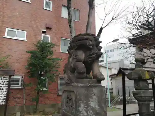 穏田神社の狛犬