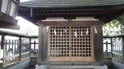 瓦葺氷川神社の建物その他