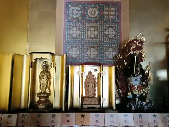 遍照院の{uncategorized: "未分類", other: "その他", undefined: "問題あり", building: "その他建物", grave: "お墓", sacred_gate: "鳥居", guardian: "狛犬", statue: "像", buddha: "仏像", history: "歴史", nature: "自然", garden: "庭園", animal: "動物", pagoda: "塔", temizu: "手水舎", mountain_gate: "山門・神門", sanctuary: "本殿・本堂", subordinate: "末社・摂社", art: "芸術", scenery: "景色", jizo: "地蔵", ema: "絵馬", goshuin: "御朱印", omikuji: "おみくじ", items: "授与品その他", amulet: "お守り", goshuincho: "御朱印帳", eats: "食事", festival: "お祭り", votive_dance: "神楽", shichigosan: "七五三参", wedding: "結婚式", experience: "体験その他", initially: "初詣", around: "周辺", anti_infection: "感染症対策"}