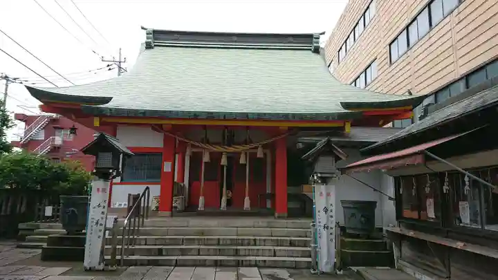 氷川鍬神社の本殿・本堂