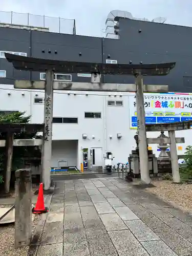 三輪神社の鳥居