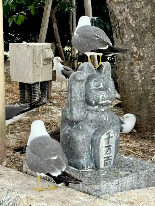 蕪嶋神社の{uncategorized: "未分類", other: "その他", undefined: "問題あり", building: "その他建物", grave: "お墓", sacred_gate: "鳥居", guardian: "狛犬", statue: "像", buddha: "仏像", history: "歴史", nature: "自然", garden: "庭園", animal: "動物", pagoda: "塔", temizu: "手水舎", mountain_gate: "山門・神門", sanctuary: "本殿・本堂", subordinate: "末社・摂社", art: "芸術", scenery: "景色", jizo: "地蔵", ema: "絵馬", goshuin: "御朱印", omikuji: "おみくじ", items: "授与品その他", amulet: "お守り", goshuincho: "御朱印帳", eats: "食事", festival: "お祭り", votive_dance: "神楽", shichigosan: "七五三参", wedding: "結婚式", experience: "体験その他", initially: "初詣", around: "周辺", anti_infection: "感染症対策"}