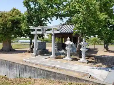 菊徳大年神社の建物その他