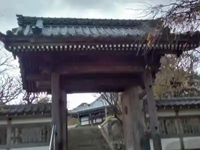 西来寺の山門・神門