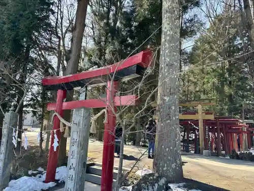 新屋山神社(山梨県)