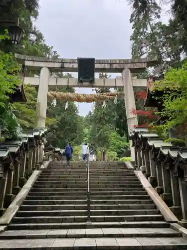 宝山寺の鳥居