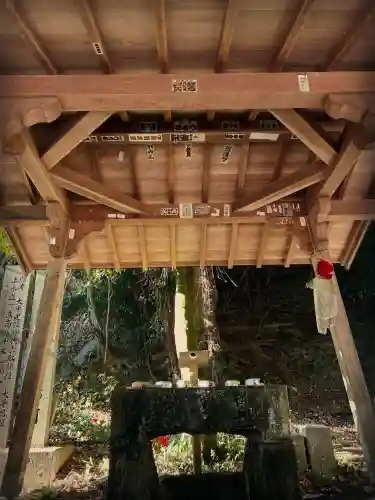 弥谷寺の{uncategorized: "未分類", other: "その他", undefined: "問題あり", building: "その他建物", grave: "お墓", sacred_gate: "鳥居", guardian: "狛犬", statue: "像", buddha: "仏像", history: "歴史", nature: "自然", garden: "庭園", animal: "動物", pagoda: "塔", temizu: "手水舎", mountain_gate: "山門・神門", sanctuary: "本殿・本堂", subordinate: "末社・摂社", art: "芸術", scenery: "景色", jizo: "地蔵", ema: "絵馬", goshuin: "御朱印", omikuji: "おみくじ", items: "授与品その他", amulet: "お守り", goshuincho: "御朱印帳", eats: "食事", festival: "お祭り", votive_dance: "神楽", shichigosan: "七五三参", wedding: "結婚式", experience: "体験その他", initially: "初詣", around: "周辺", anti_infection: "感染症対策"}