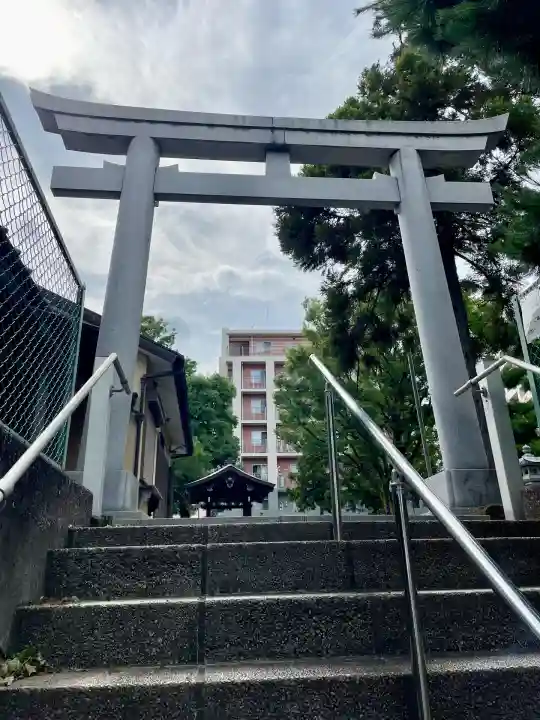 大棚・中川杉山神社(神奈川県)