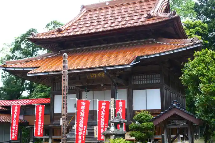 蓮花寺の本殿