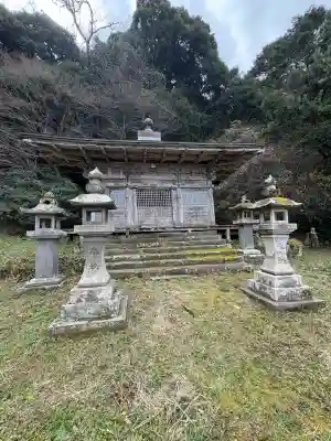 南明寺の{uncategorized: "未分類", other: "その他", undefined: "問題あり", building: "その他建物", grave: "お墓", sacred_gate: "鳥居", guardian: "狛犬", statue: "像", buddha: "仏像", history: "歴史", nature: "自然", garden: "庭園", animal: "動物", pagoda: "塔", temizu: "手水舎", mountain_gate: "山門・神門", sanctuary: "本殿・本堂", subordinate: "末社・摂社", art: "芸術", scenery: "景色", jizo: "地蔵", ema: "絵馬", goshuin: "御朱印", omikuji: "おみくじ", items: "授与品その他", amulet: "お守り", goshuincho: "御朱印帳", eats: "食事", festival: "お祭り", votive_dance: "神楽", shichigosan: "七五三参", wedding: "結婚式", experience: "体験その他", initially: "初詣", around: "周辺", anti_infection: "感染症対策"}