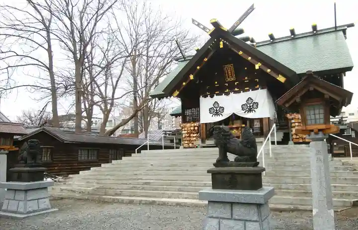 札幌諏訪神社の本殿・本堂