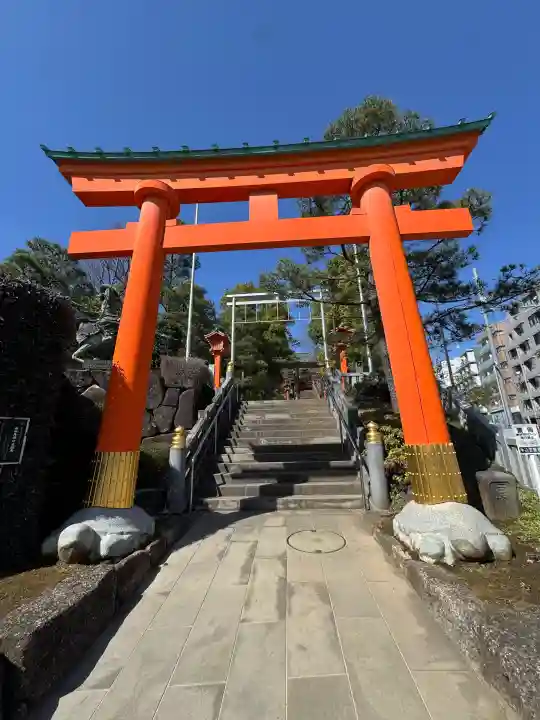 穴八幡宮の{uncategorized: "未分類", other: "その他", undefined: "問題あり", building: "その他建物", grave: "お墓", sacred_gate: "鳥居", guardian: "狛犬", statue: "像", buddha: "仏像", history: "歴史", nature: "自然", garden: "庭園", animal: "動物", pagoda: "塔", temizu: "手水舎", mountain_gate: "山門・神門", sanctuary: "本殿・本堂", subordinate: "末社・摂社", art: "芸術", scenery: "景色", jizo: "地蔵", ema: "絵馬", goshuin: "御朱印", omikuji: "おみくじ", items: "授与品その他", amulet: "お守り", goshuincho: "御朱印帳", eats: "食事", festival: "お祭り", votive_dance: "神楽", shichigosan: "七五三参", wedding: "結婚式", experience: "体験その他", initially: "初詣", around: "周辺", anti_infection: "感染症対策"}
