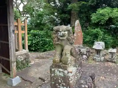 神明神社の狛犬