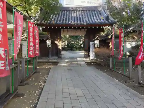 品川寺の山門