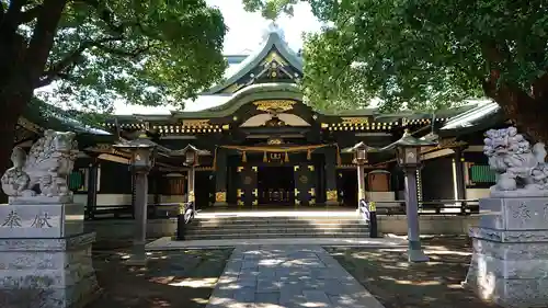 穴八幡宮の本殿・本堂