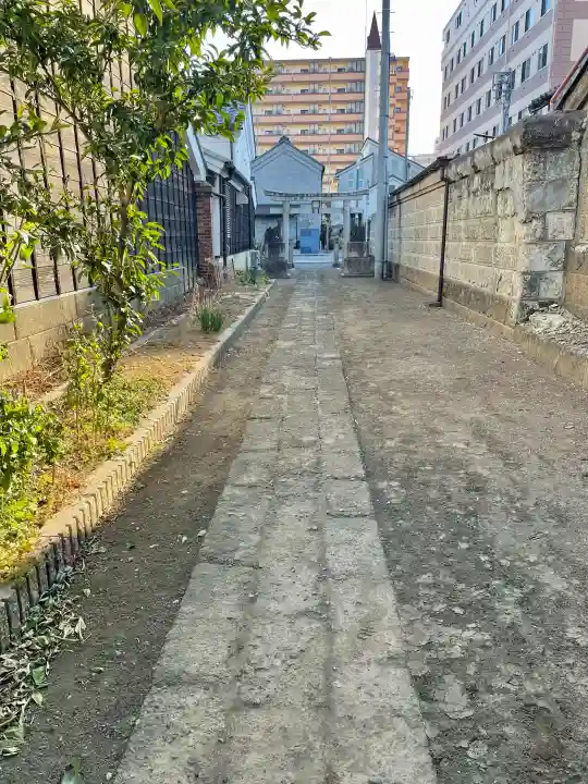 竹駒稲荷神社の{uncategorized: "未分類", other: "その他", undefined: "問題あり", building: "その他建物", grave: "お墓", sacred_gate: "鳥居", guardian: "狛犬", statue: "像", buddha: "仏像", history: "歴史", nature: "自然", garden: "庭園", animal: "動物", pagoda: "塔", temizu: "手水舎", mountain_gate: "山門・神門", sanctuary: "本殿・本堂", subordinate: "末社・摂社", art: "芸術", scenery: "景色", jizo: "地蔵", ema: "絵馬", goshuin: "御朱印", omikuji: "おみくじ", items: "授与品その他", amulet: "お守り", goshuincho: "御朱印帳", eats: "食事", festival: "お祭り", votive_dance: "神楽", shichigosan: "七五三参", wedding: "結婚式", experience: "体験その他", initially: "初詣", around: "周辺", anti_infection: "感染症対策"}