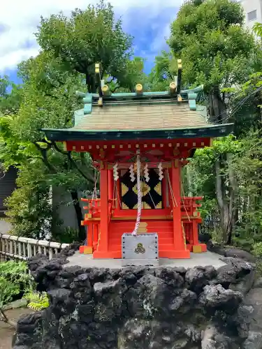 天祖諏訪神社の{uncategorized: "未分類", other: "その他", undefined: "問題あり", building: "その他建物", grave: "お墓", sacred_gate: "鳥居", guardian: "狛犬", statue: "像", buddha: "仏像", history: "歴史", nature: "自然", garden: "庭園", animal: "動物", pagoda: "塔", temizu: "手水舎", mountain_gate: "山門・神門", sanctuary: "本殿・本堂", subordinate: "末社・摂社", art: "芸術", scenery: "景色", jizo: "地蔵", ema: "絵馬", goshuin: "御朱印", omikuji: "おみくじ", items: "授与品その他", amulet: "お守り", goshuincho: "御朱印帳", eats: "食事", festival: "お祭り", votive_dance: "神楽", shichigosan: "七五三参", wedding: "結婚式", experience: "体験その他", initially: "初詣", around: "周辺", anti_infection: "感染症対策"}