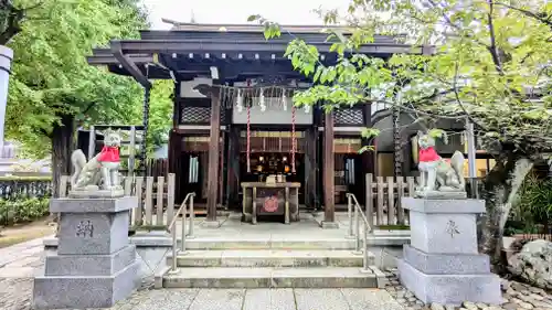 飛木稲荷神社の本殿