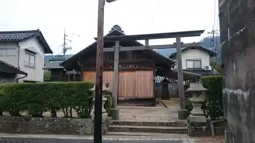 大鳥居荒神社の本殿