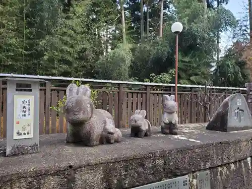 沙沙貴神社の像